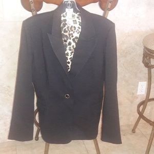 Woman's cache size 12 blazer